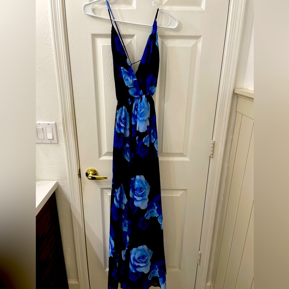 Never worn floral lulus maxi dress
